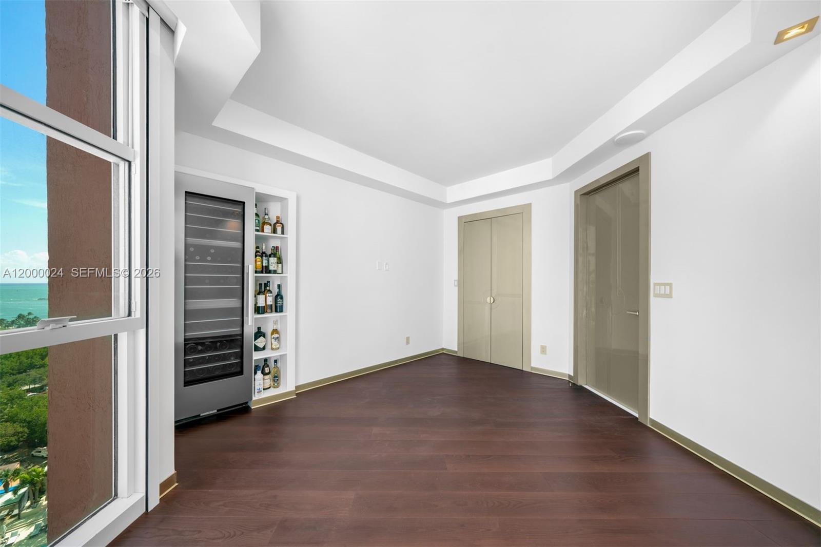 300 S Pointe Dr # 1501