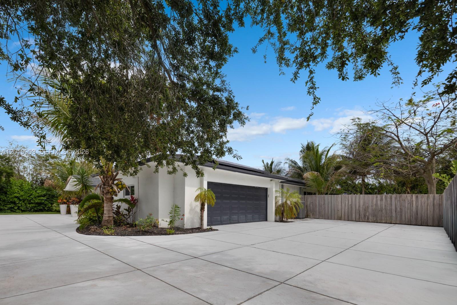 600 NE 4th St