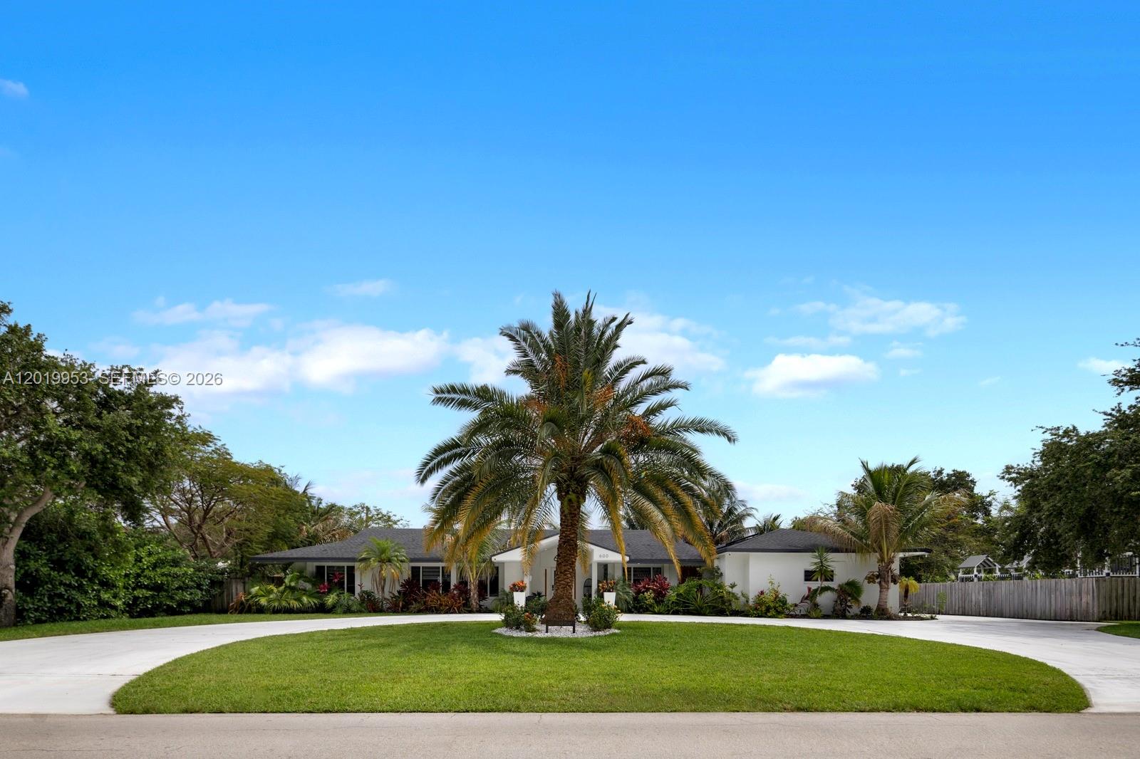 600 NE 4th St