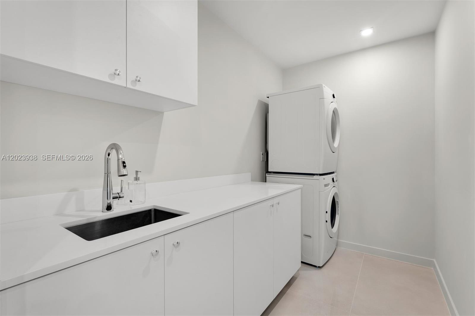 527 Orton Ave # 501