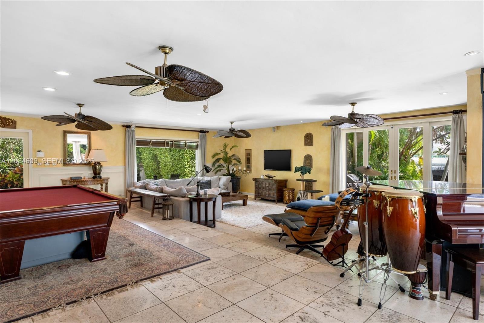 7975 Biscayne Point Cir