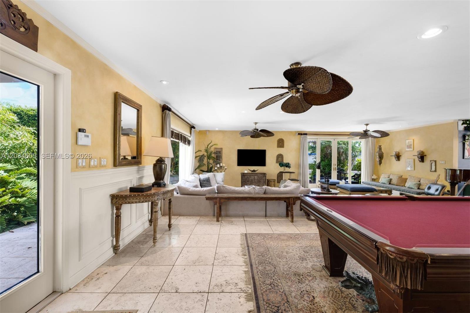 7975 Biscayne Point Cir