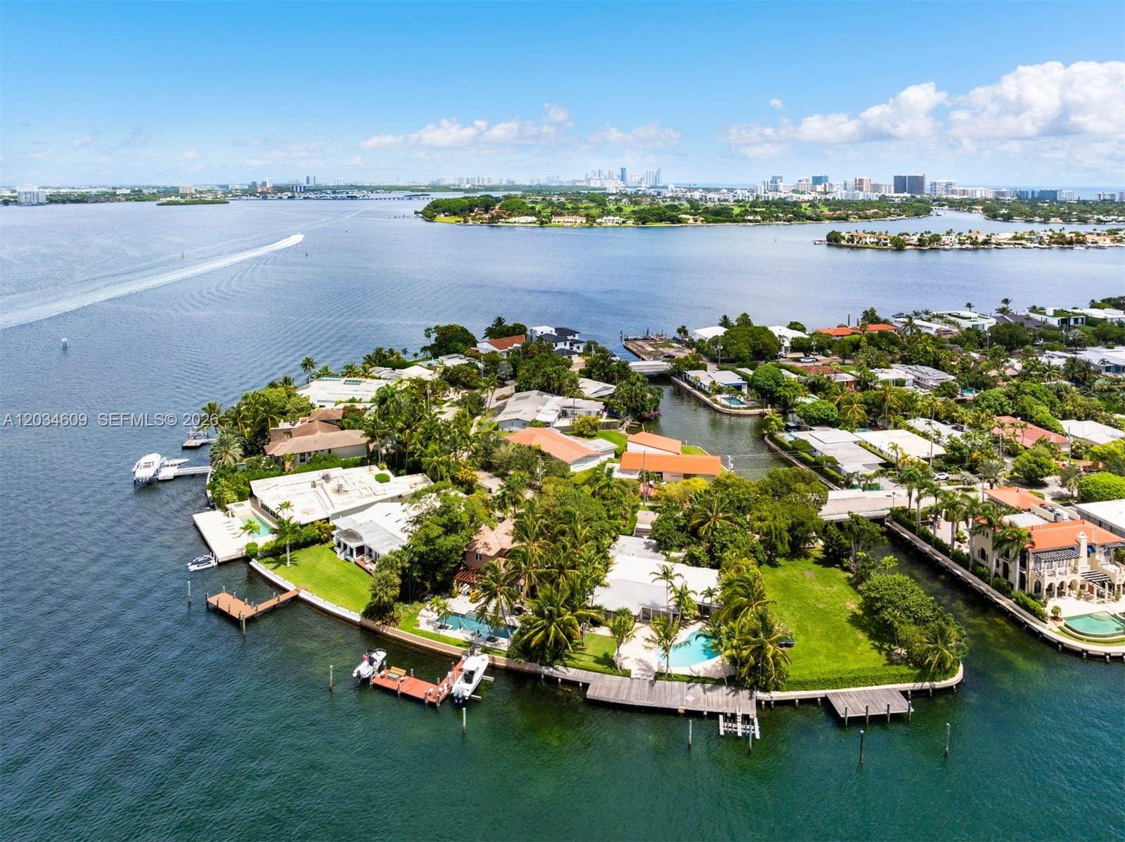 7975 Biscayne Point Cir