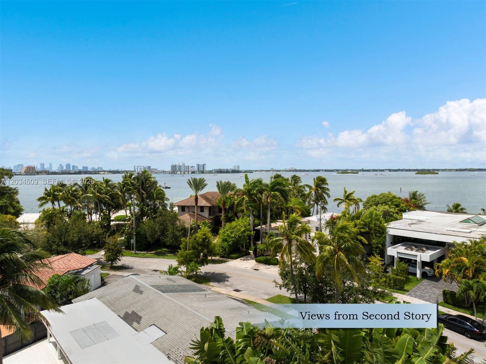 7975 Biscayne Point Cir