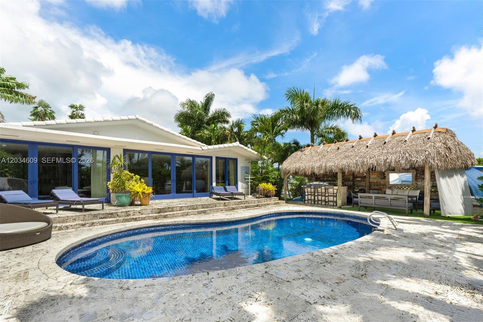 7975 Biscayne Point Cir