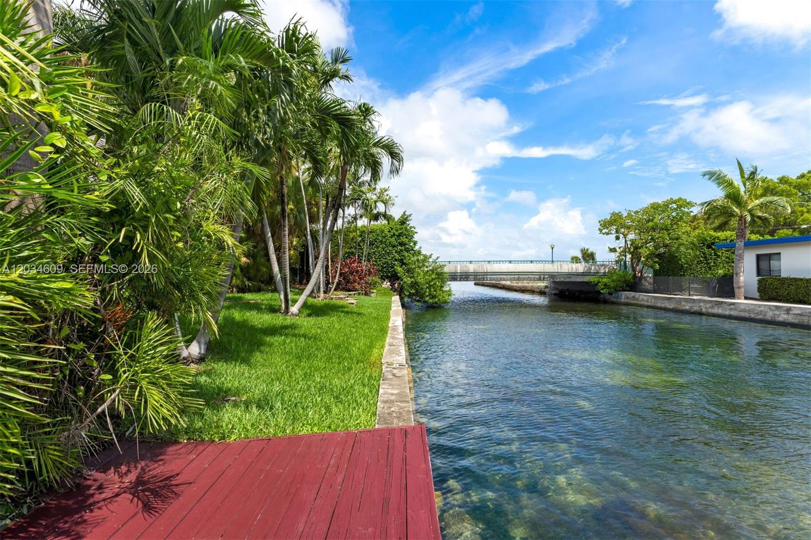 7975 Biscayne Point Cir