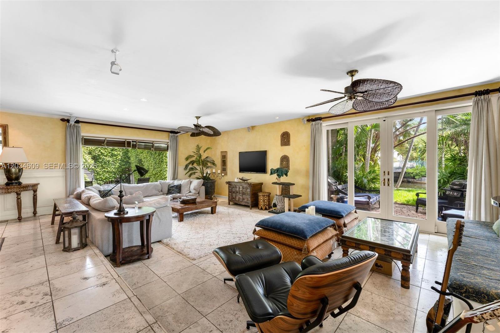 7975 Biscayne Point Cir