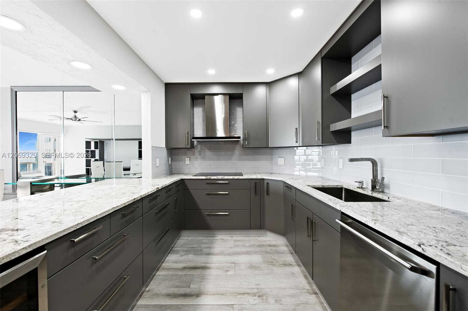 3700 Galt Ocean Dr # 910