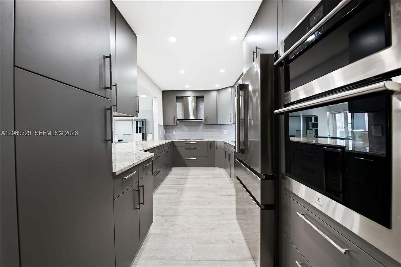 3700 Galt Ocean Dr # 910