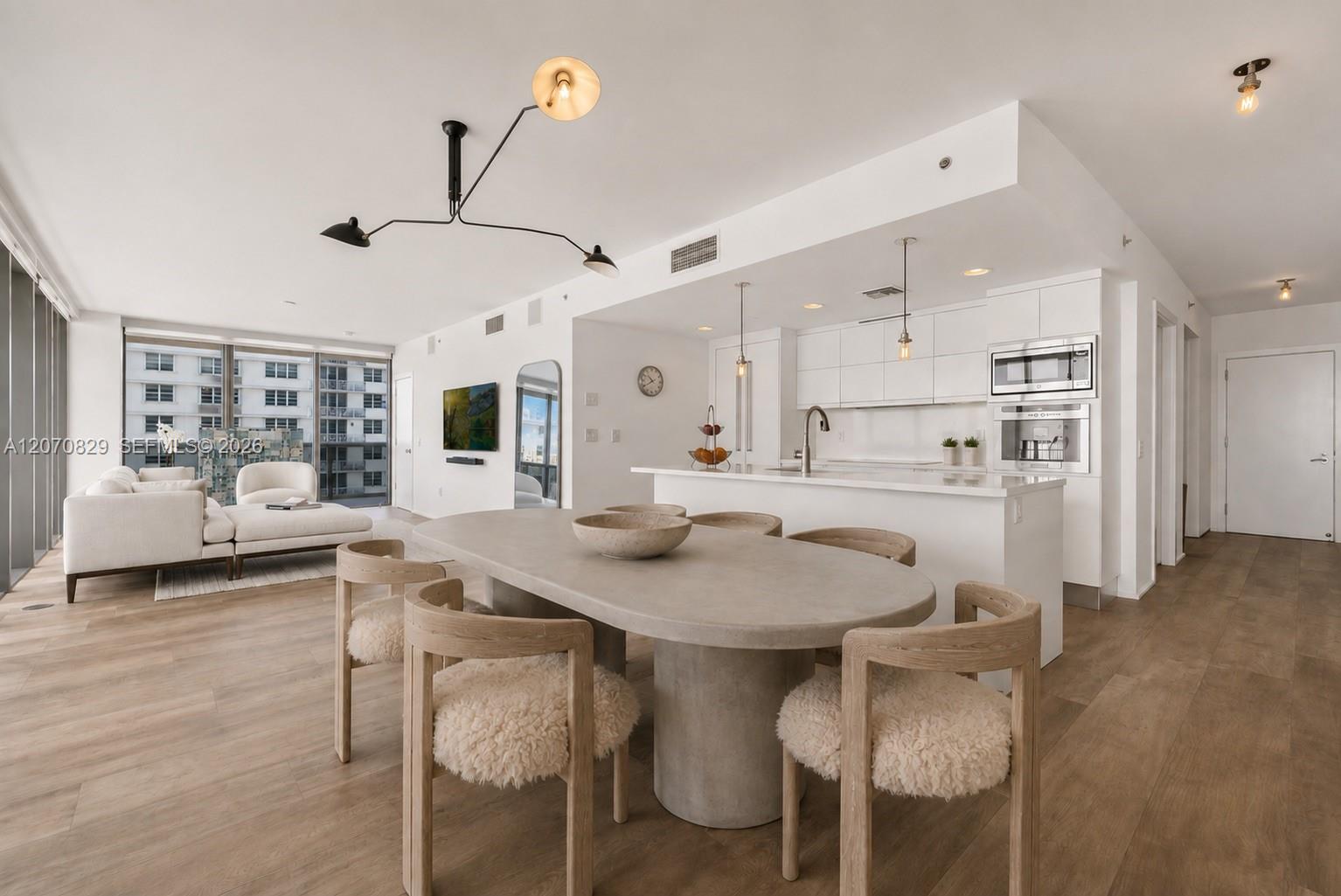 5875 Collins Ave # 1102