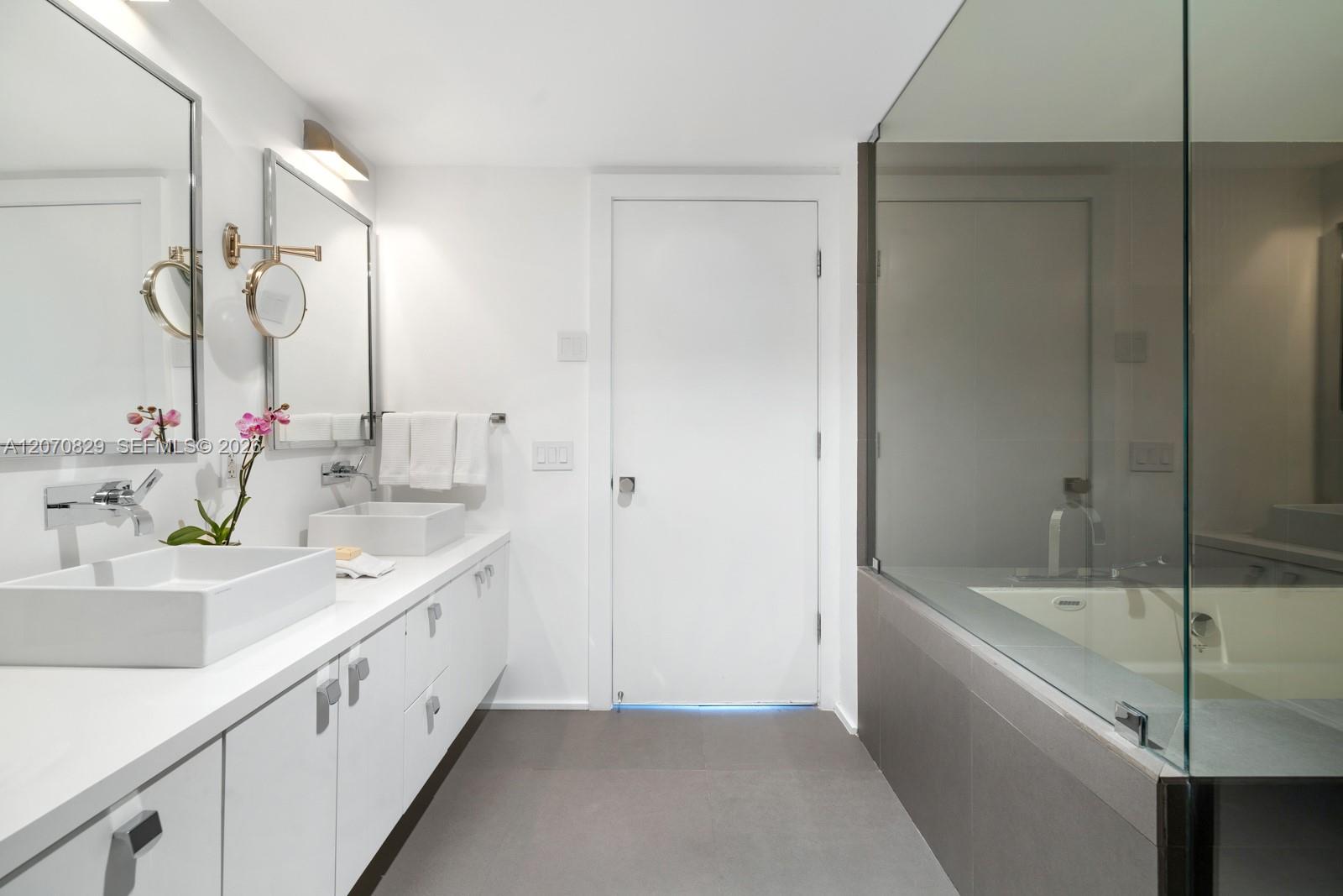 5875 Collins Ave # 1102
