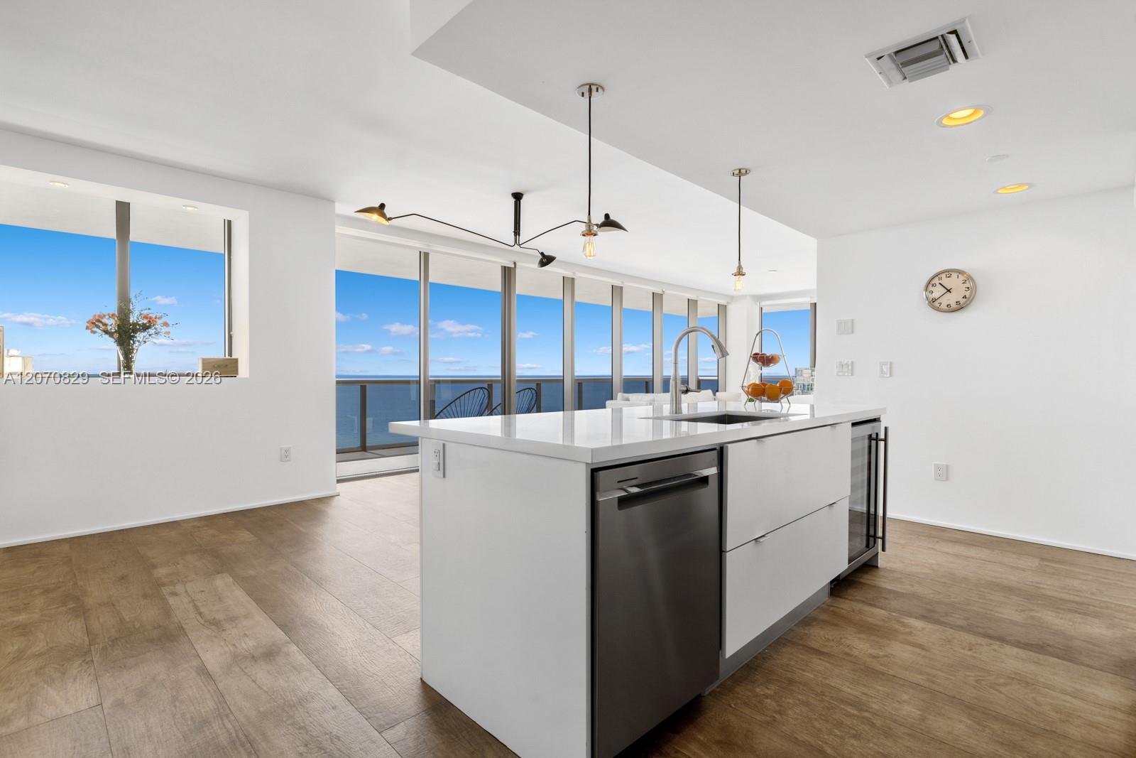 5875 Collins Ave # 1102