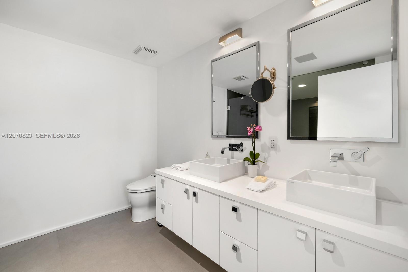 5875 Collins Ave # 1102