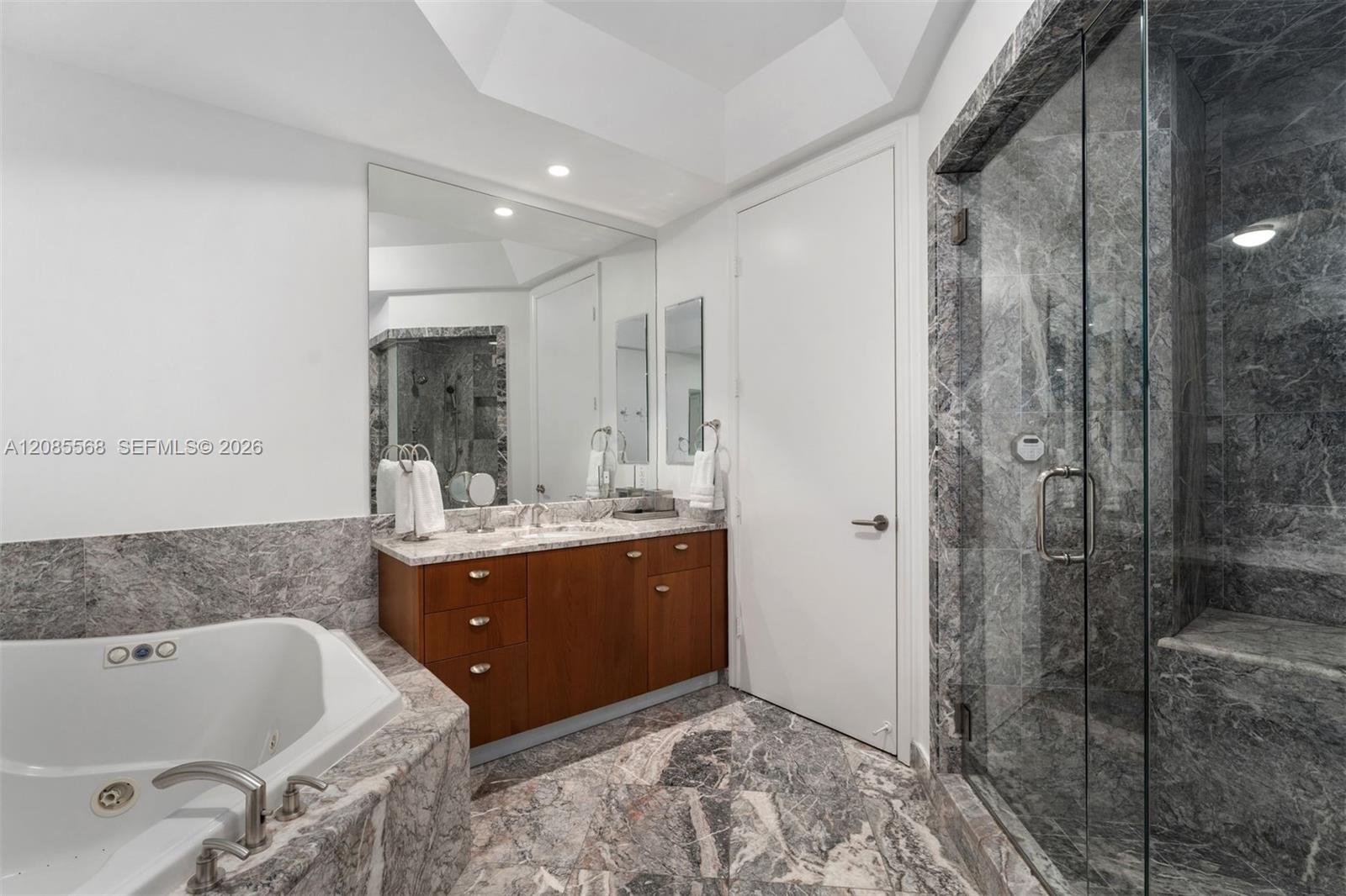 16047 Collins Ave # 2502