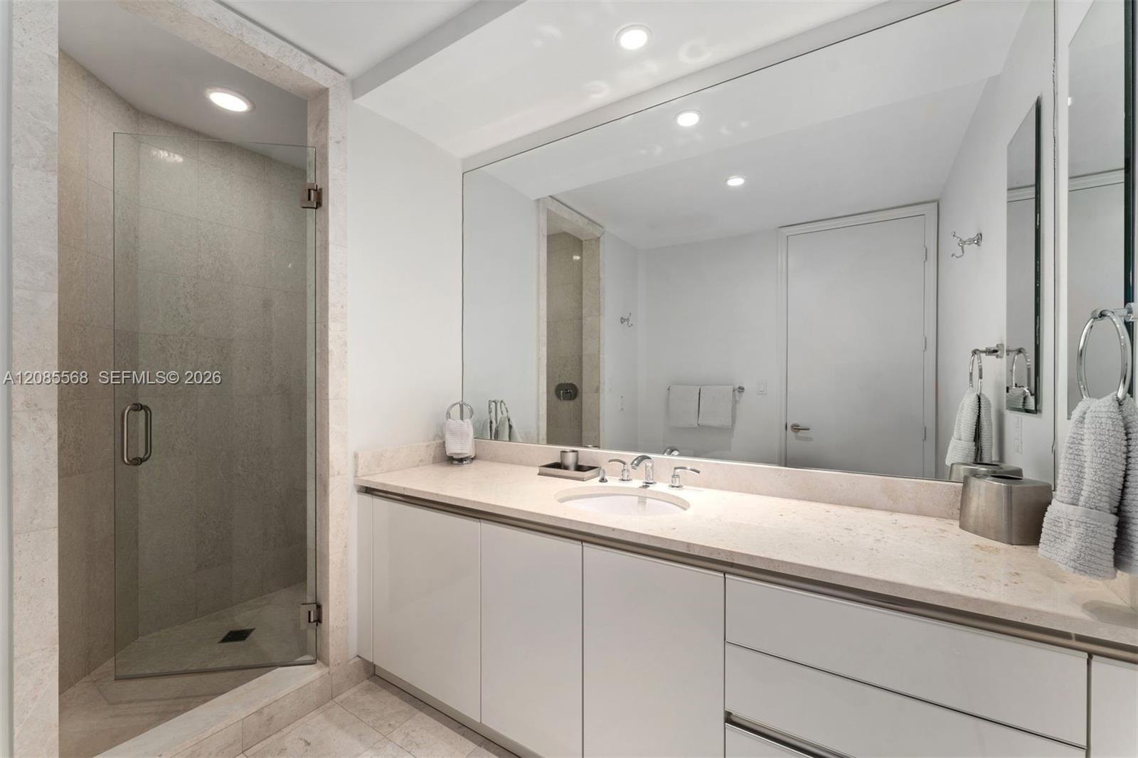16047 Collins Ave # 2502