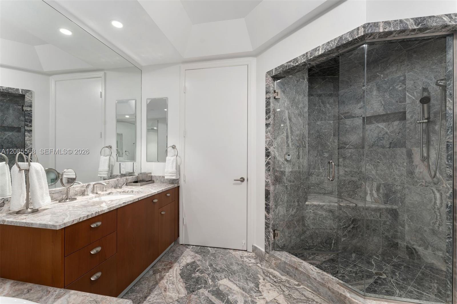 16047 Collins Ave # 2502