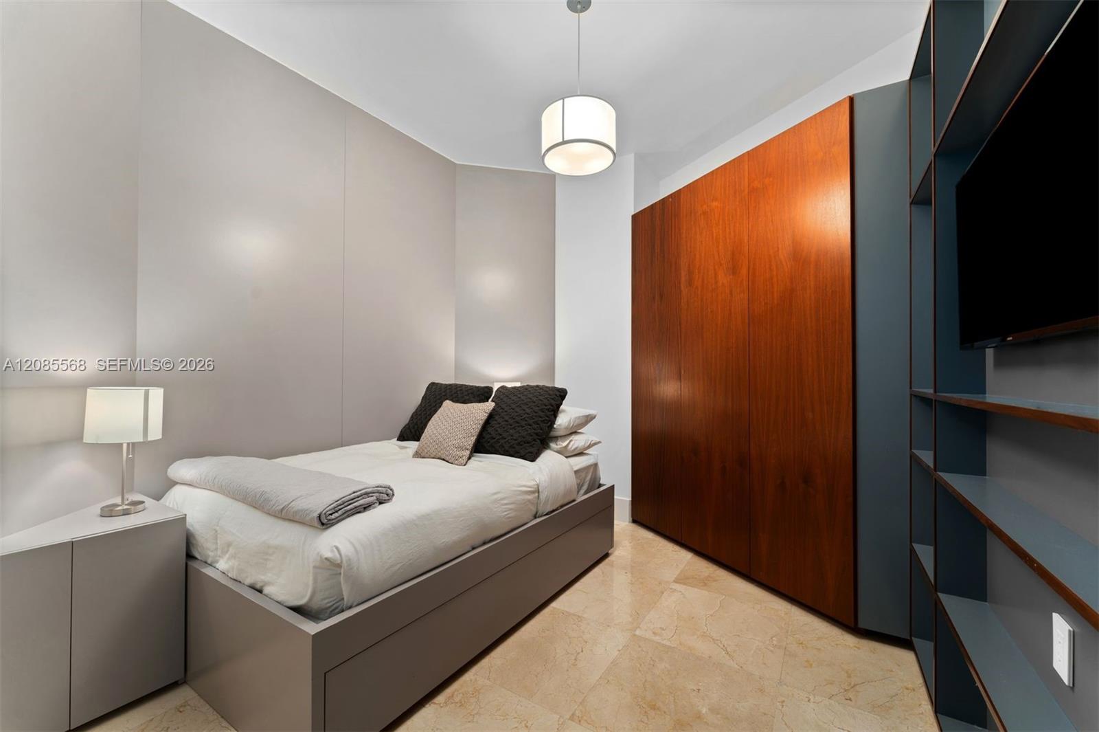 16047 Collins Ave # 2502