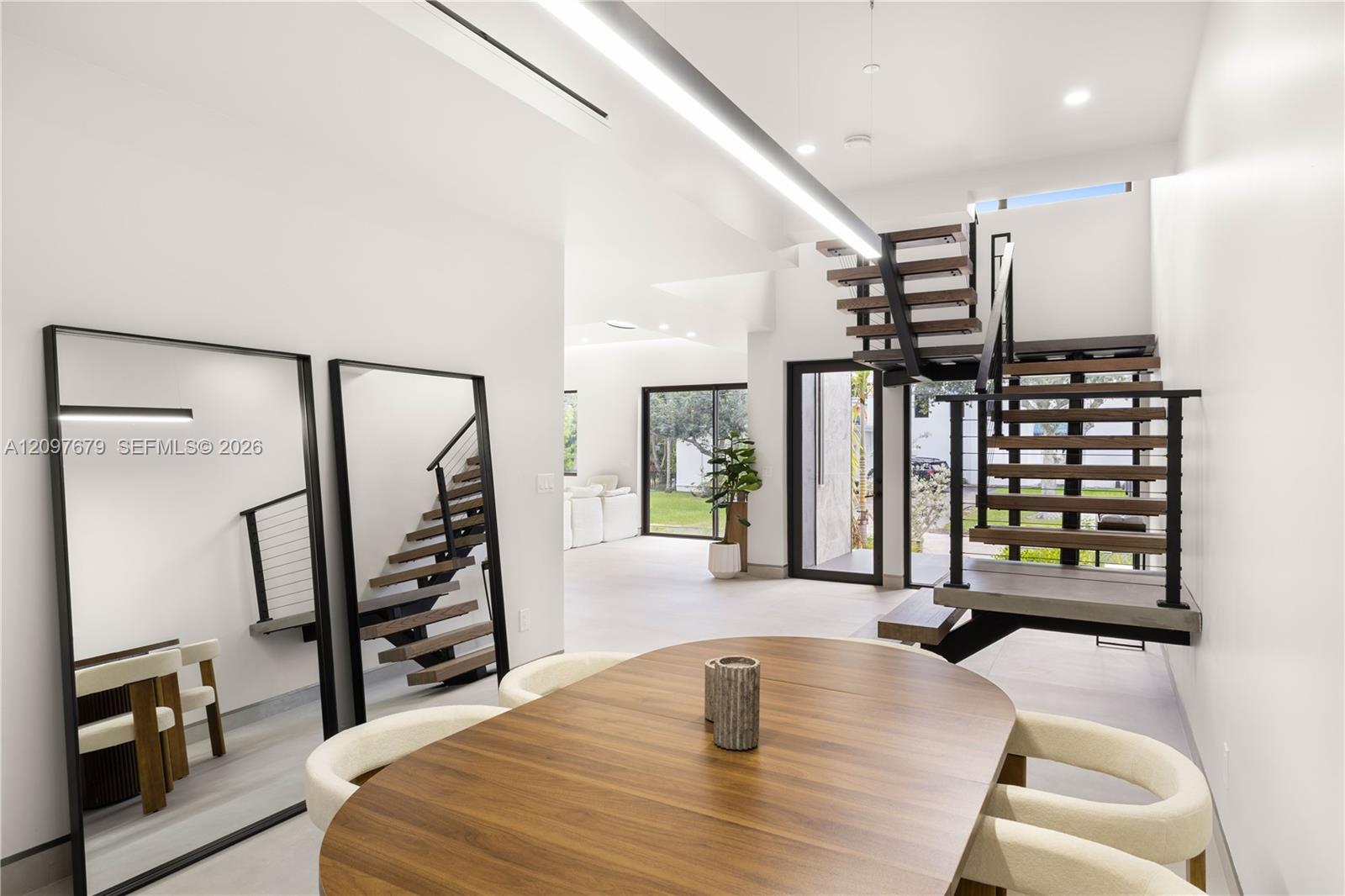 843 SW 14th Court
