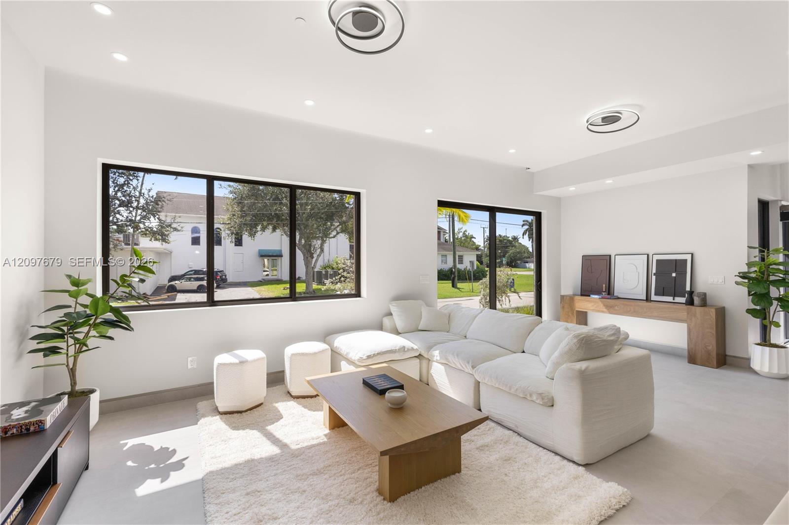 843 SW 14th Court
