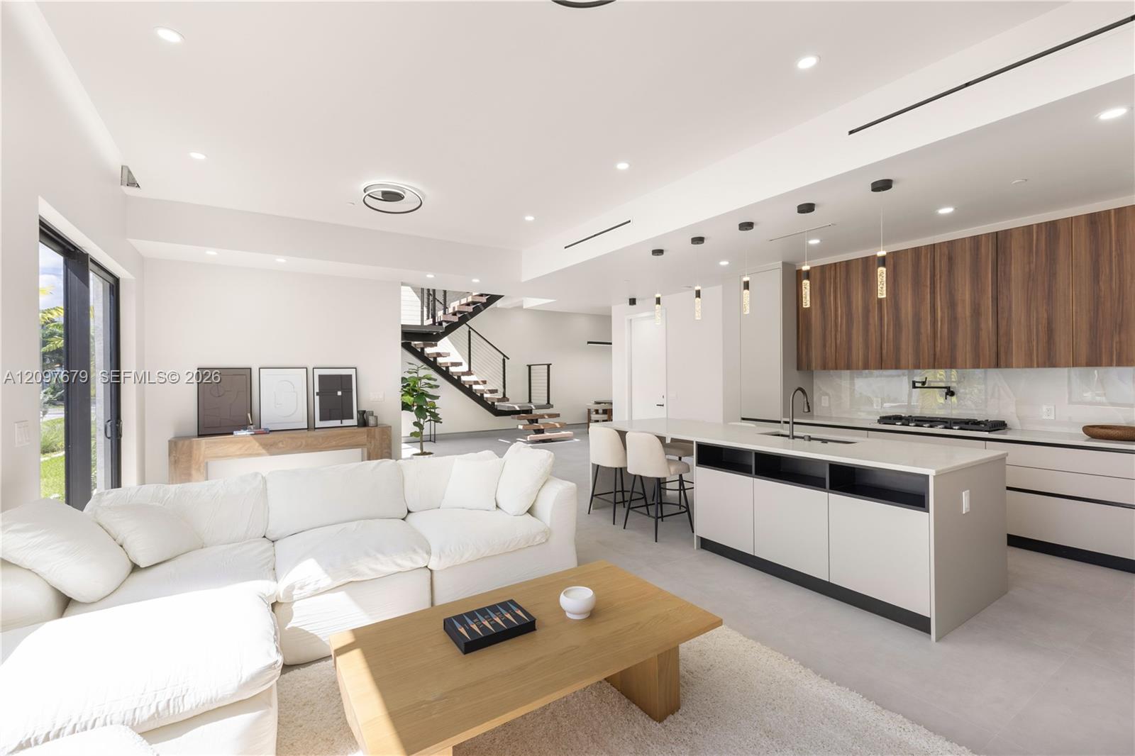 843 SW 14th Court