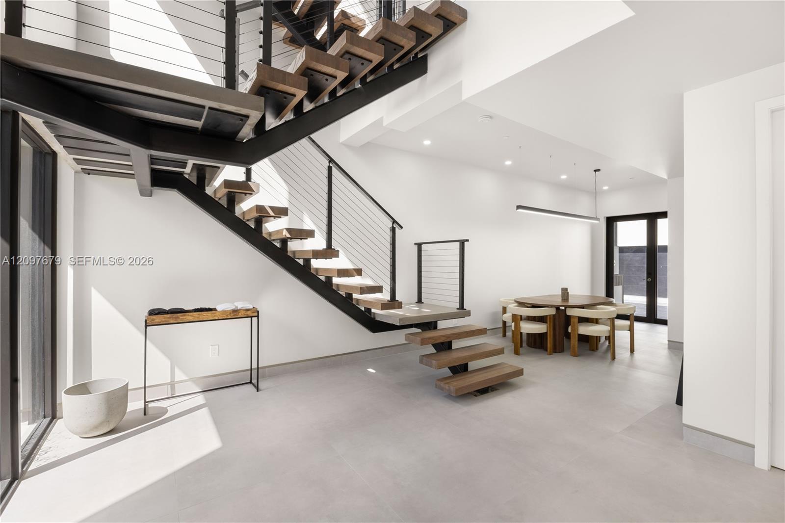 843 SW 14th Court