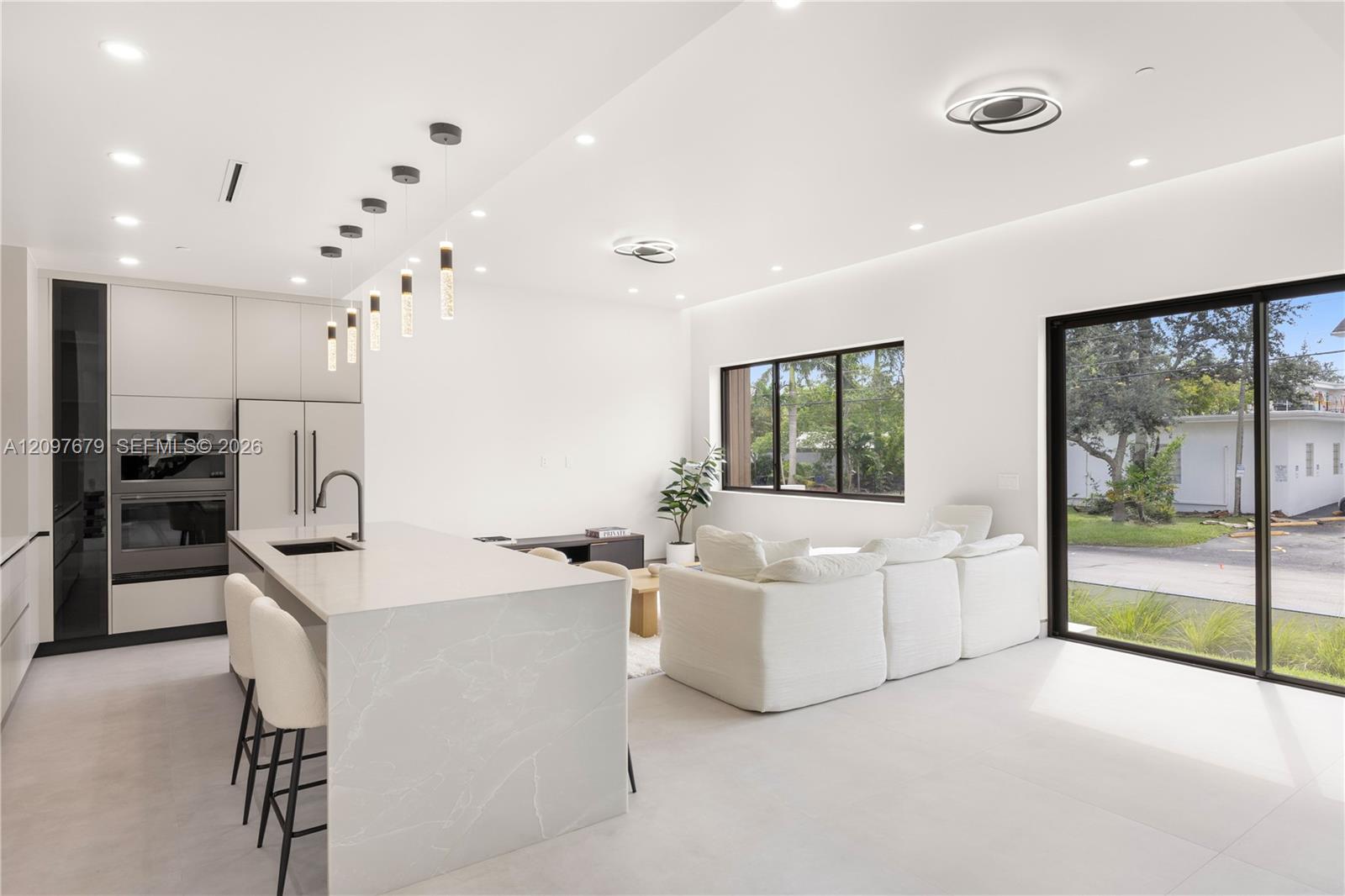 843 SW 14th Court