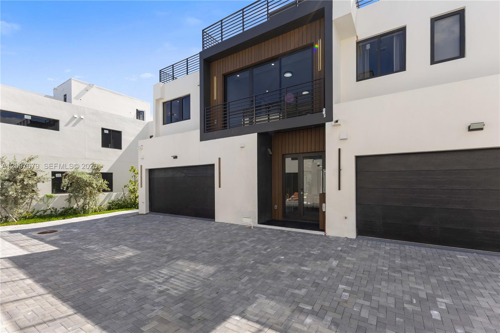 843 SW 14th Court