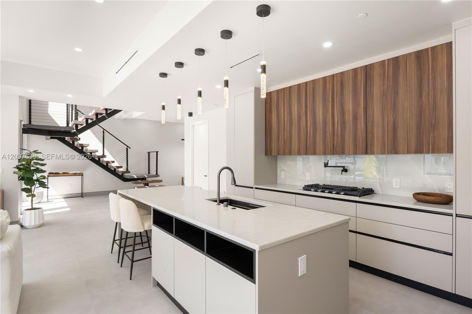 843 SW 14th Court