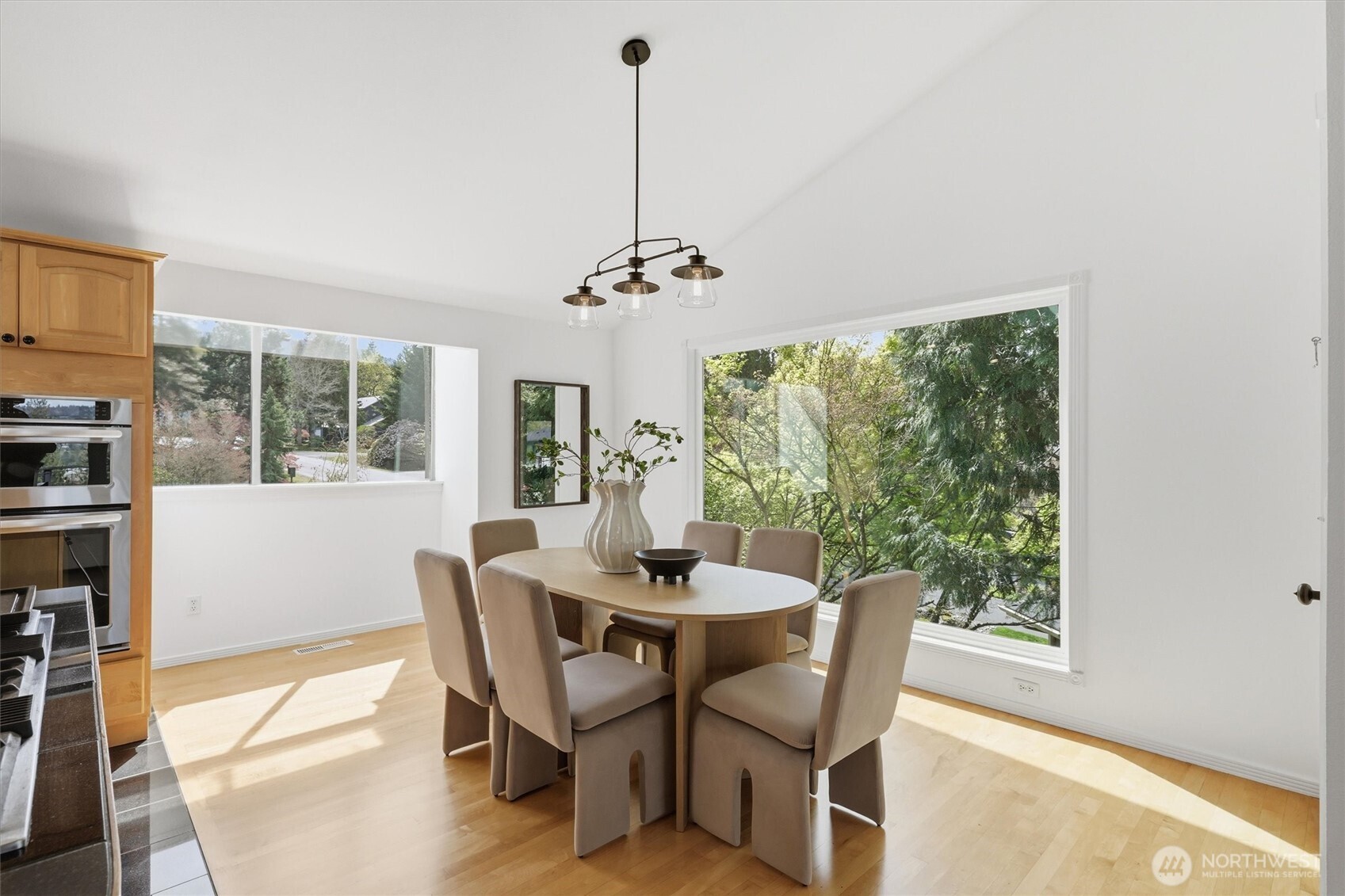 1040 NW Honeywood Place