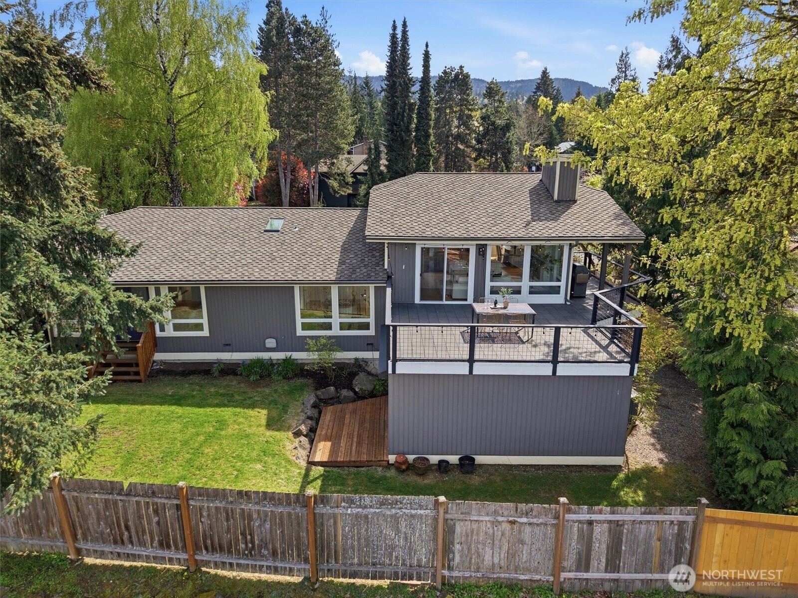 1040 NW Honeywood Place