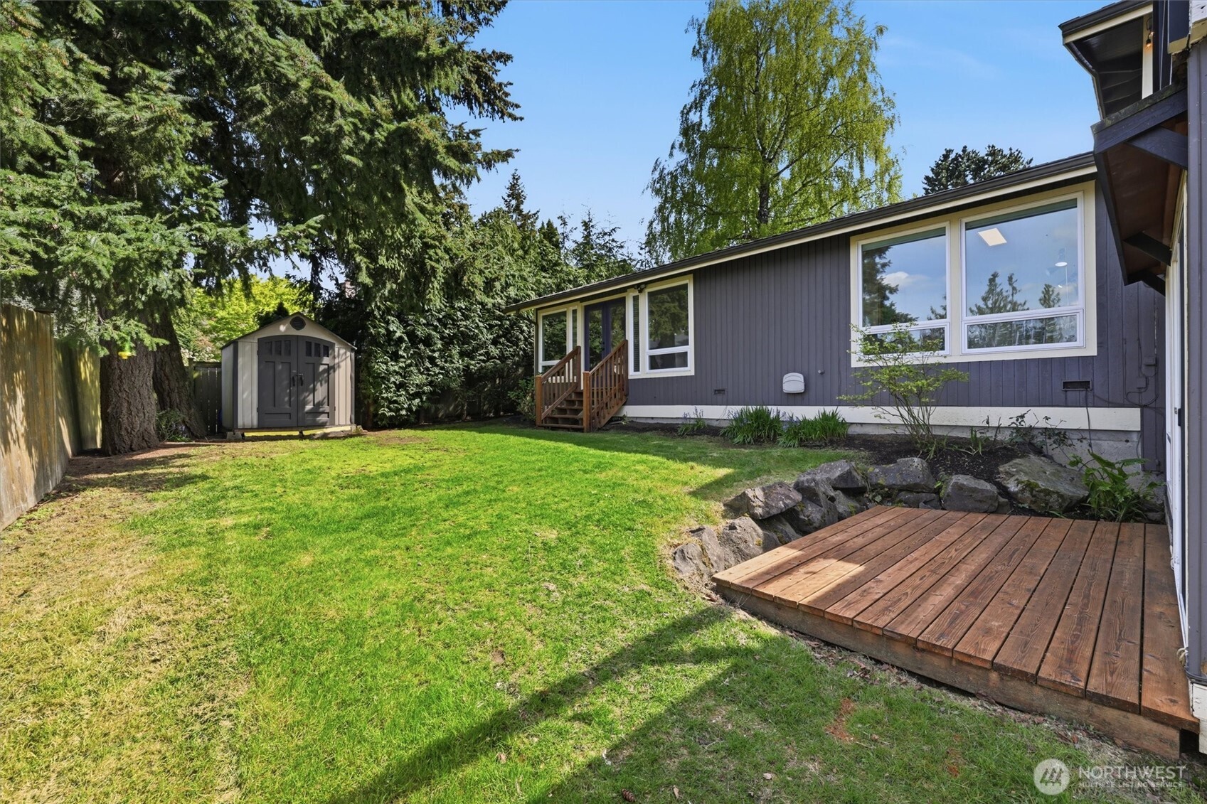 1040 NW Honeywood Place