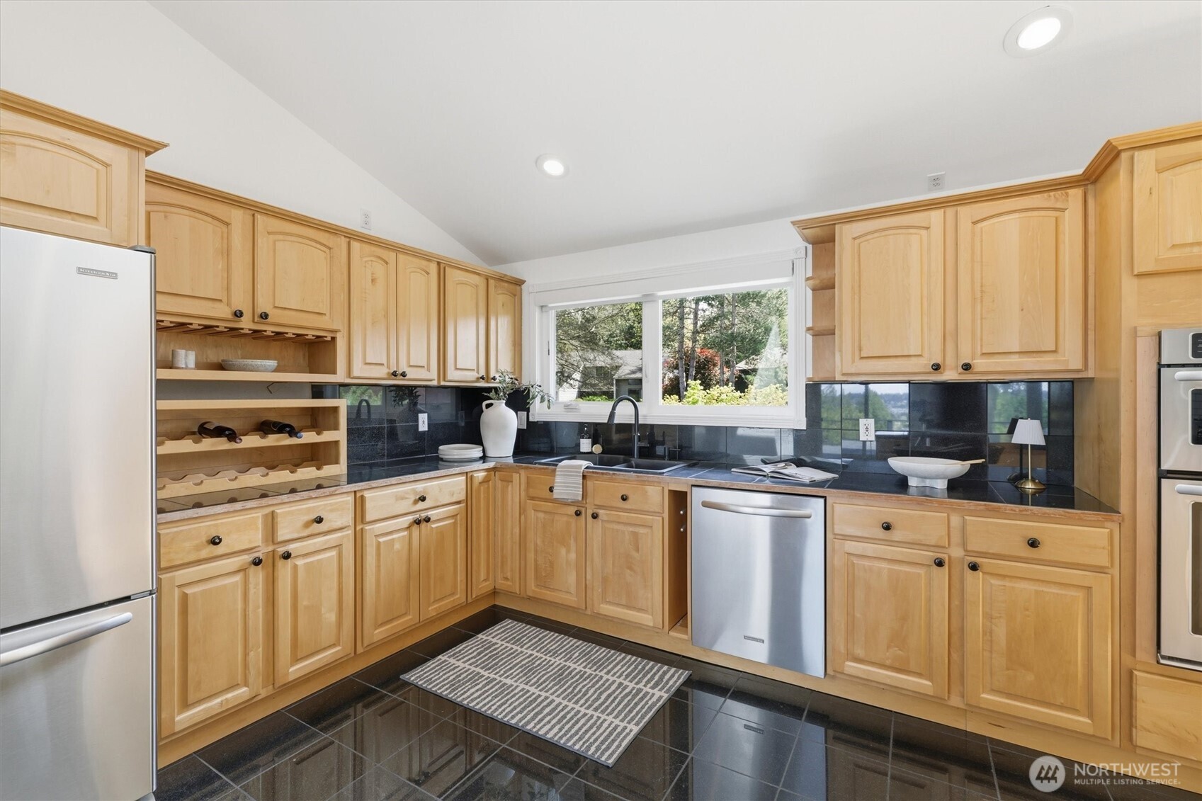 1040 NW Honeywood Place