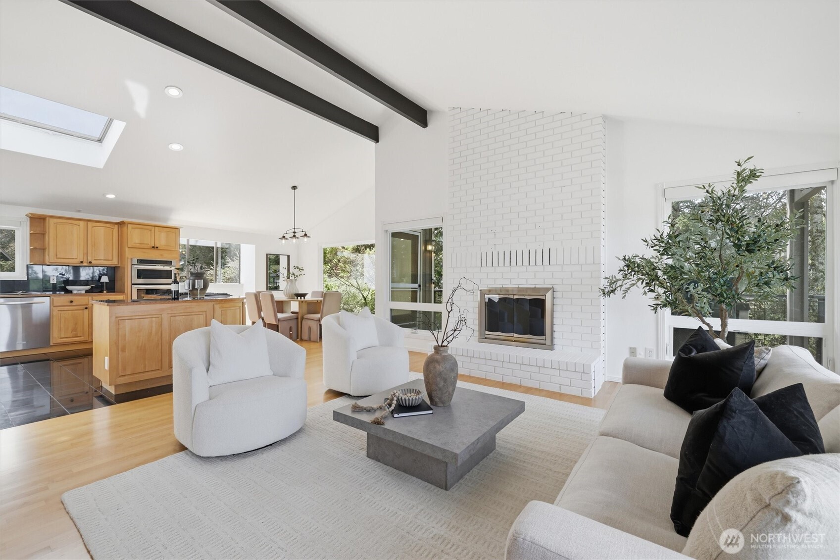 1040 NW Honeywood Place