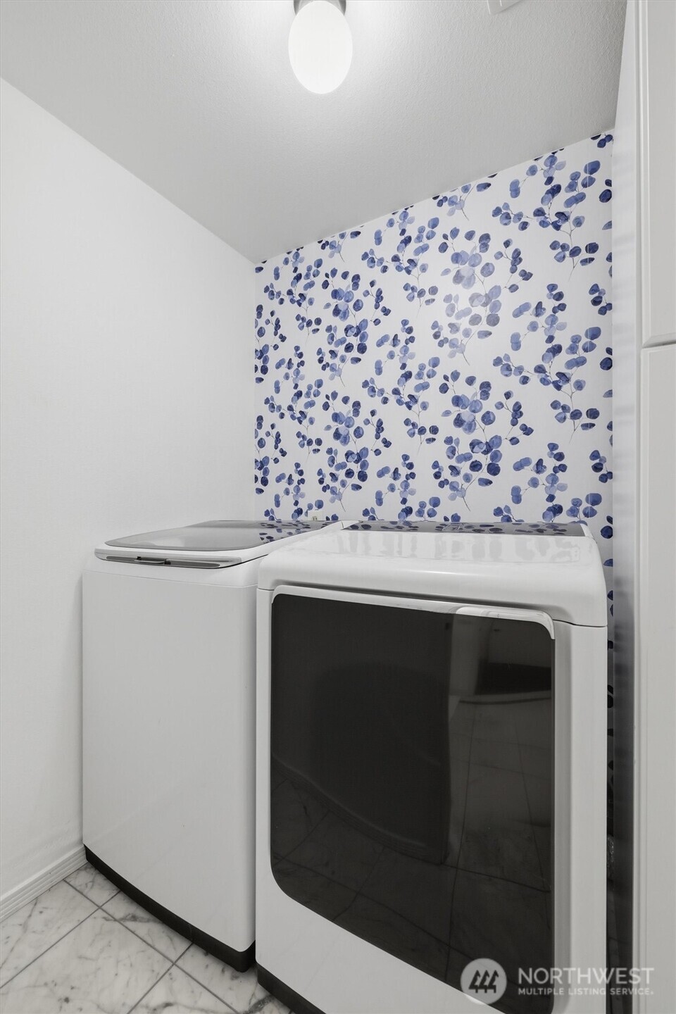 1040 NW Honeywood Place