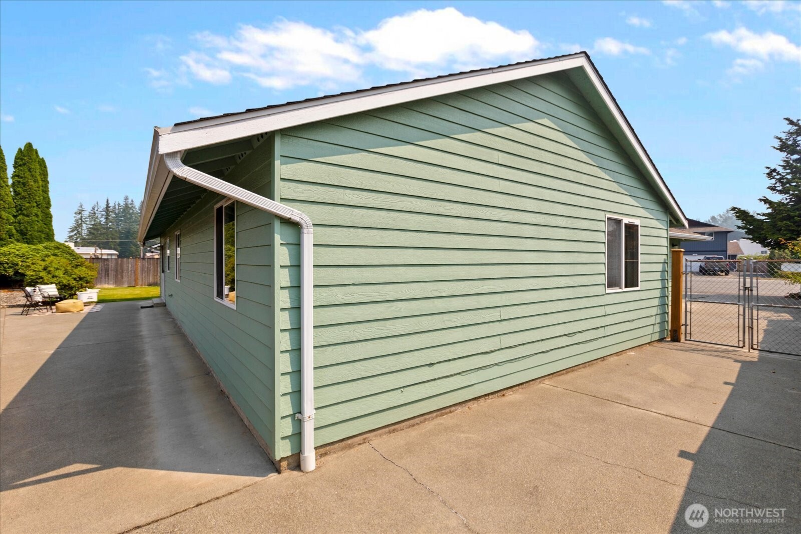 9718 52nd Drive NE