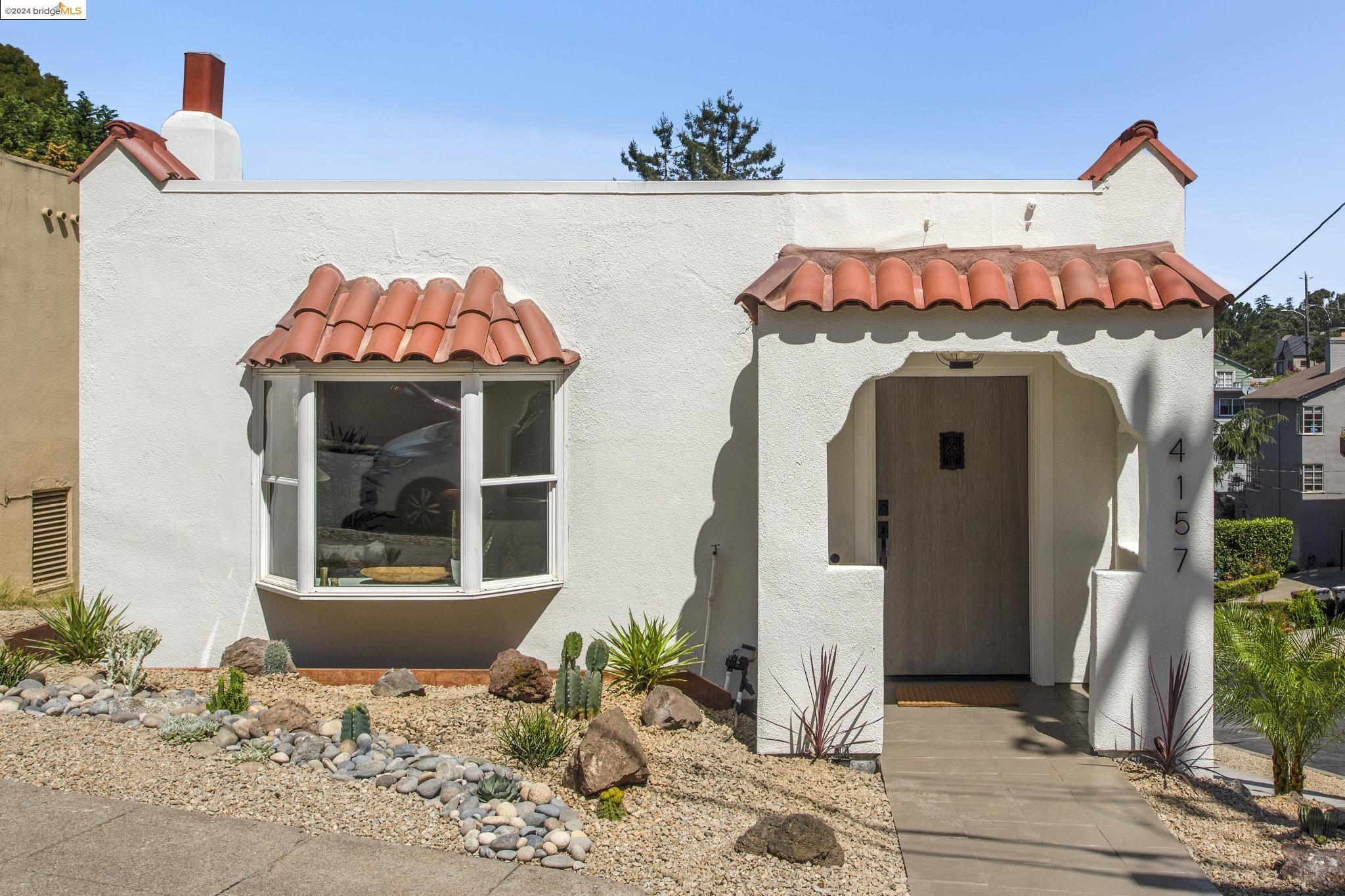 4157 Greenwood Ave