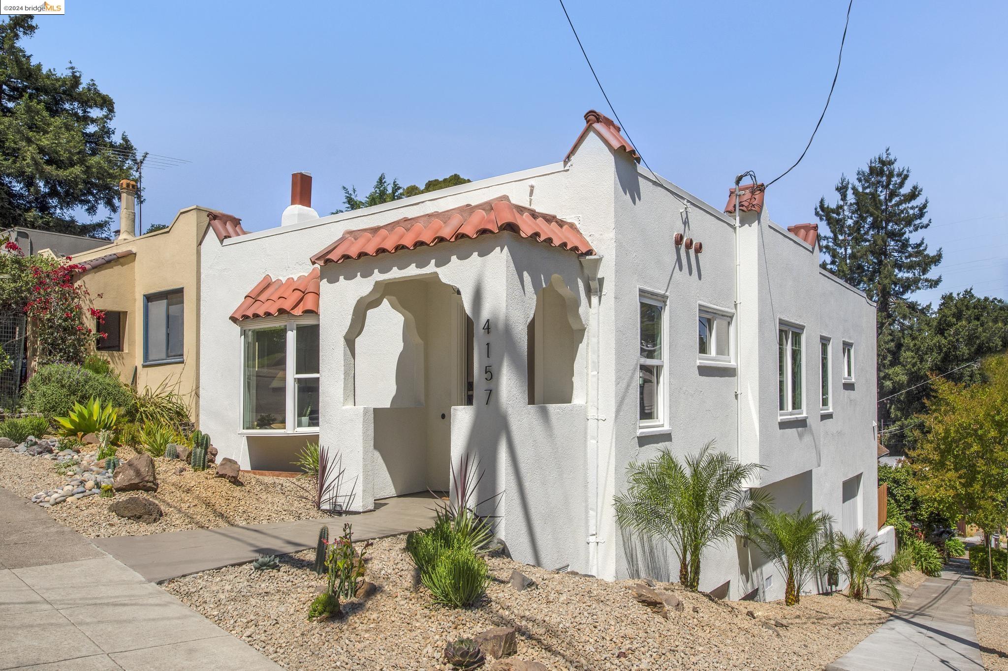 4157 Greenwood Ave