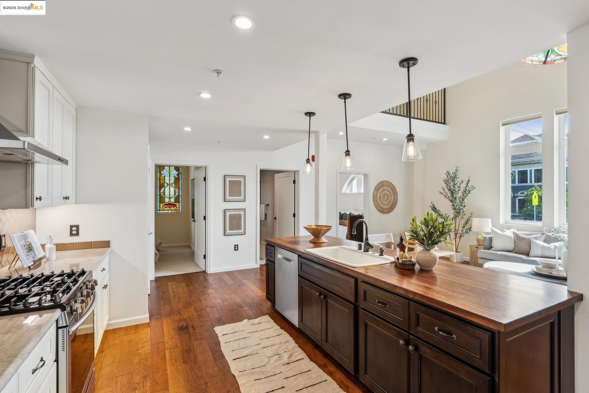 6300 Shattuck Ave # 1