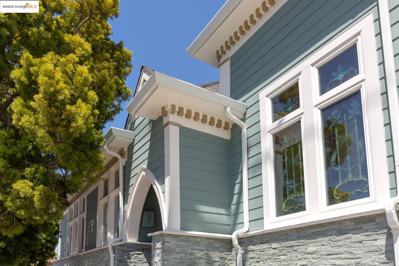 6300 Shattuck Ave # 1