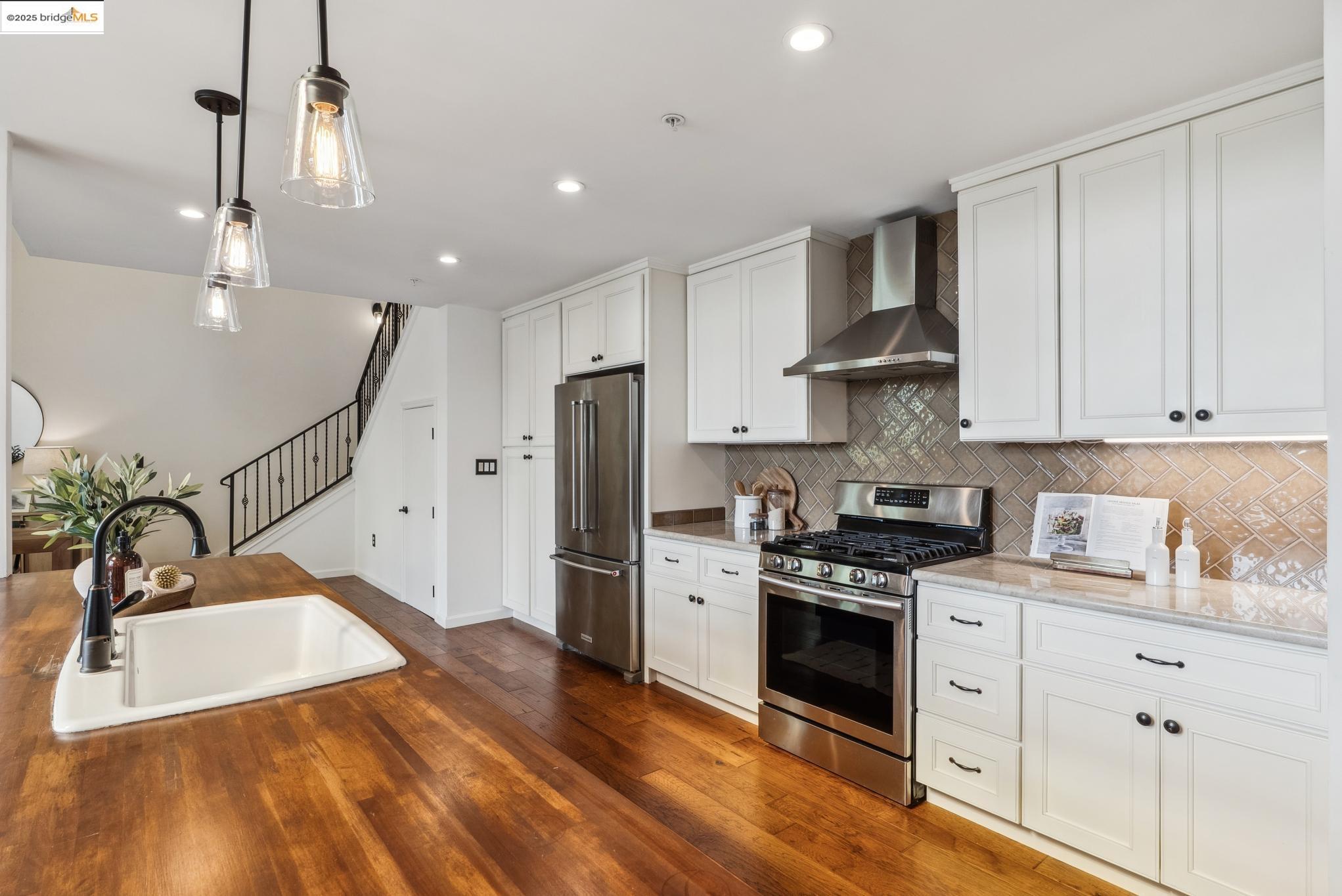 6300 Shattuck Ave # 1