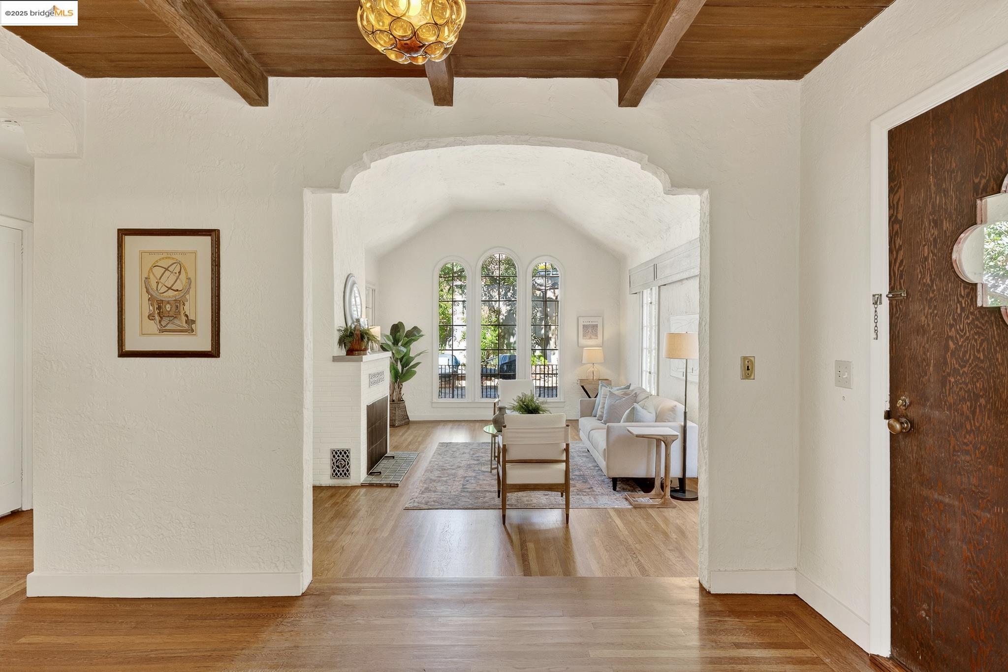 1922 San Antonio Ave