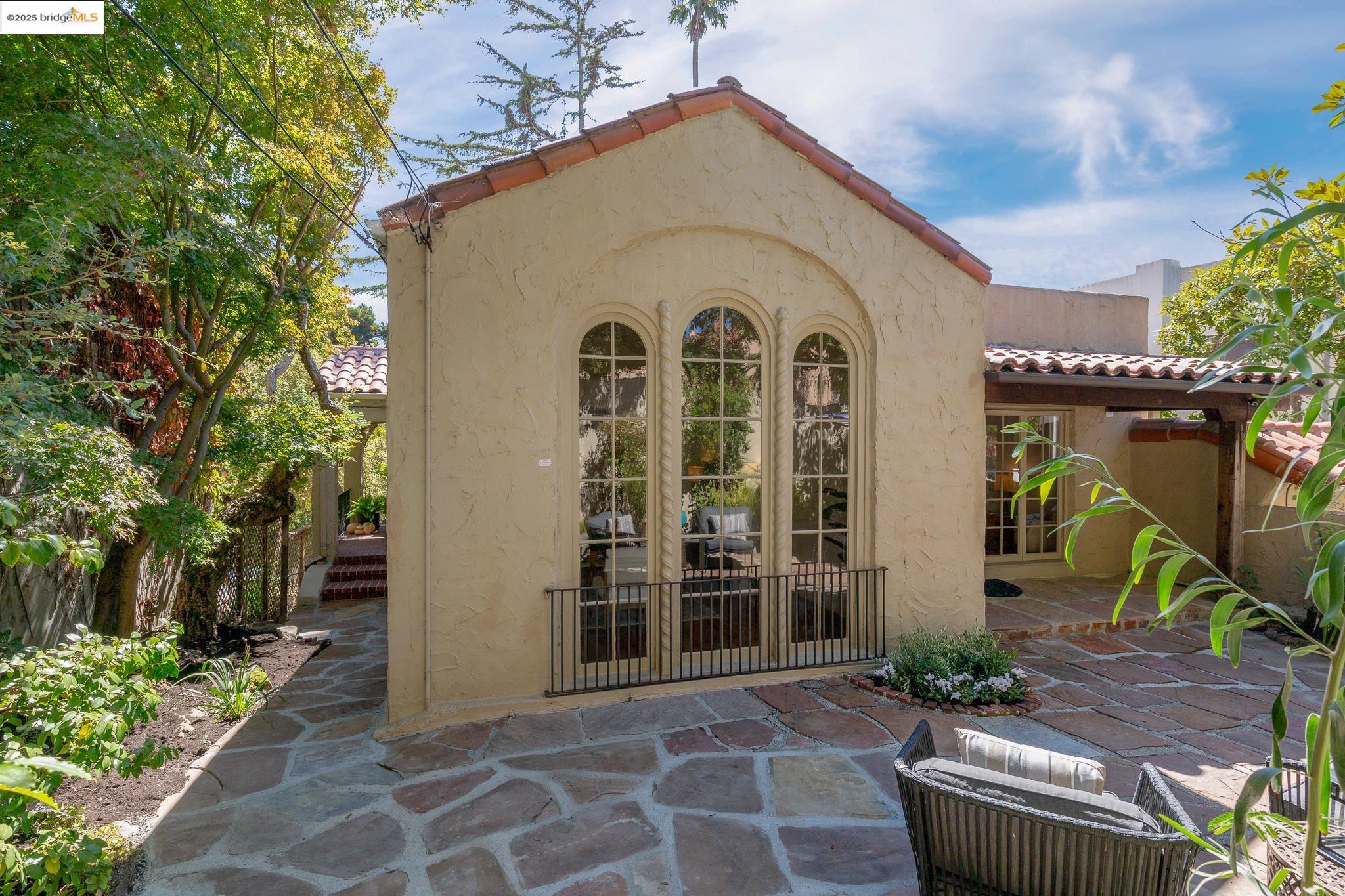 1922 San Antonio Ave