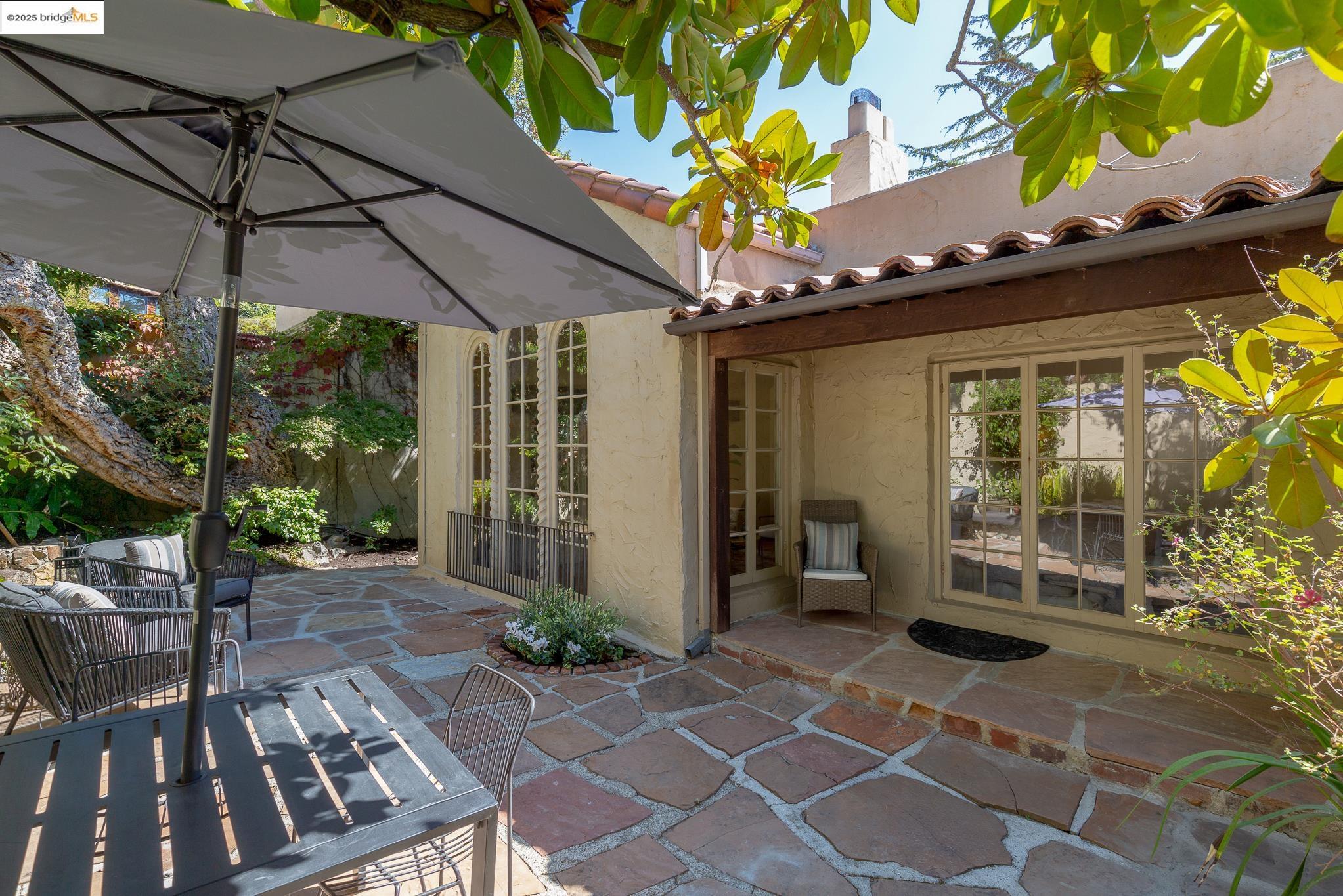 1922 San Antonio Ave