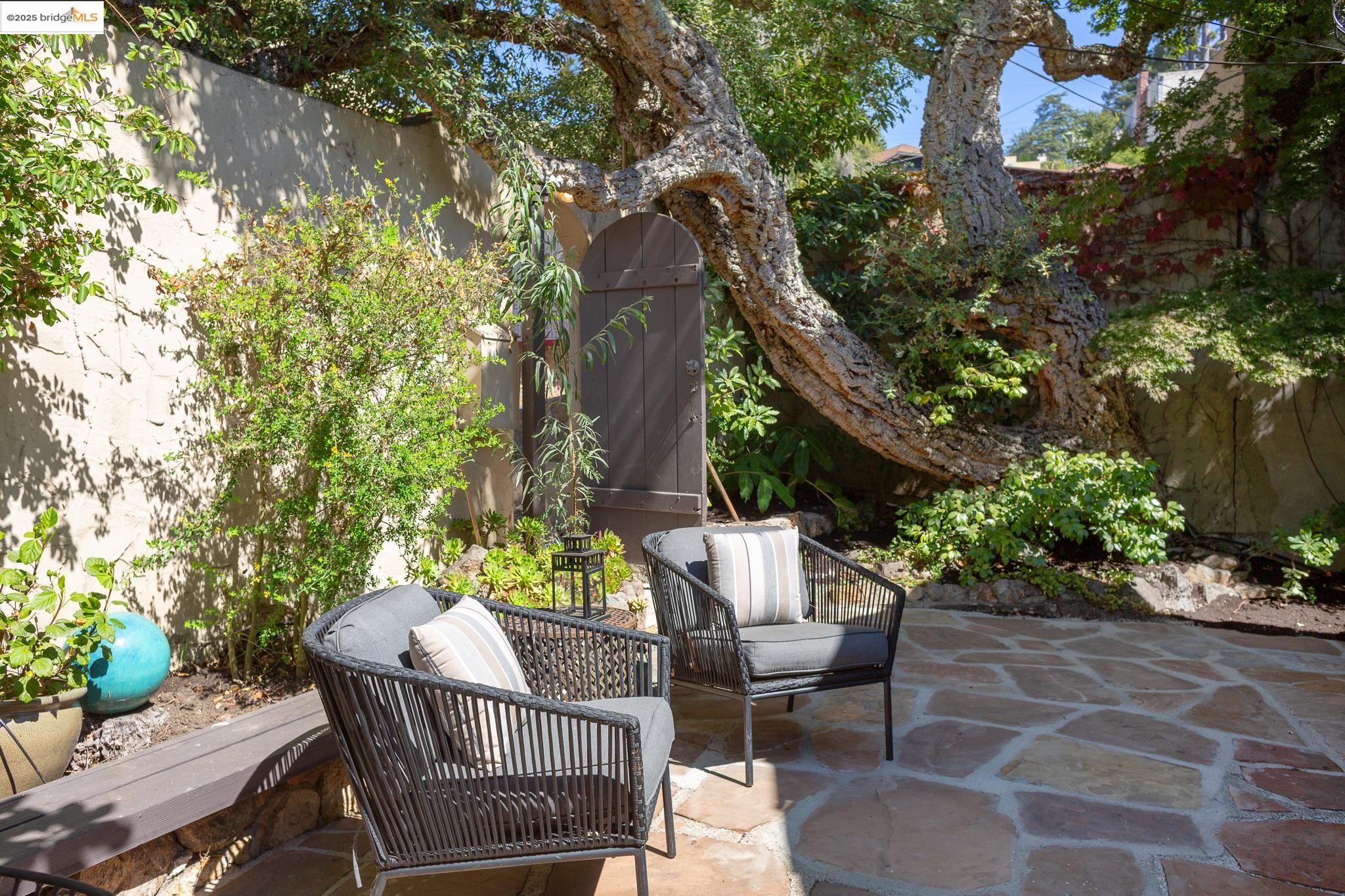 1922 San Antonio Ave