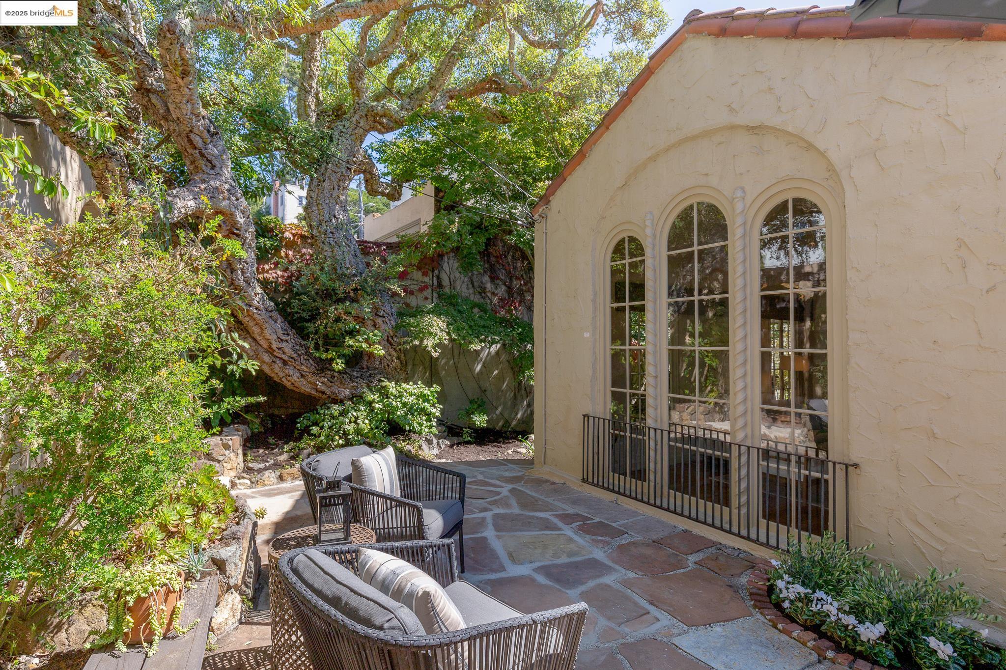 1922 San Antonio Ave