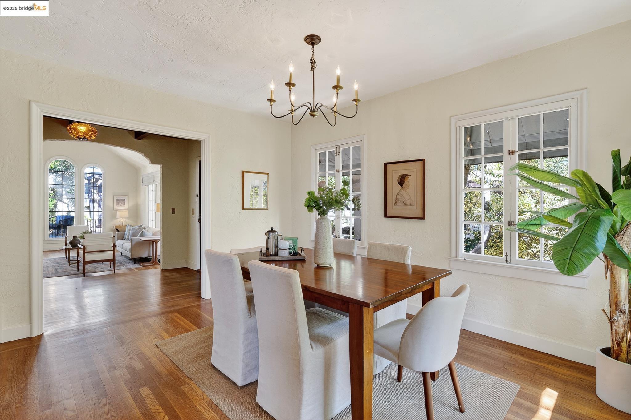 1922 San Antonio Ave