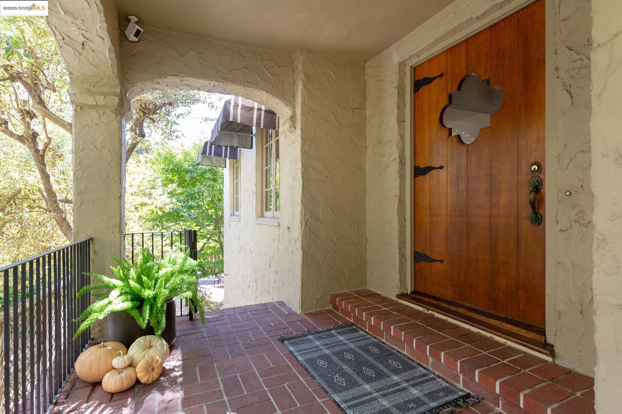 1922 San Antonio Ave