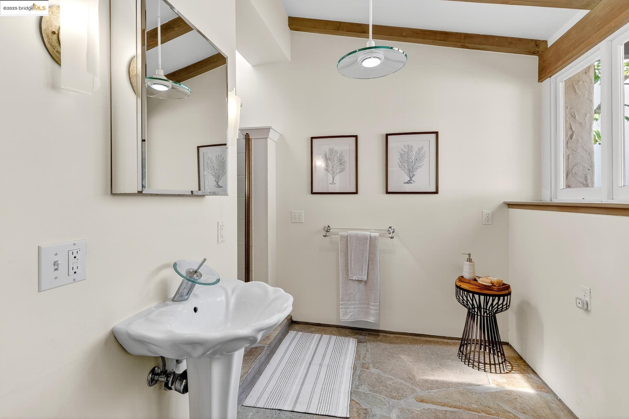 1922 San Antonio Ave