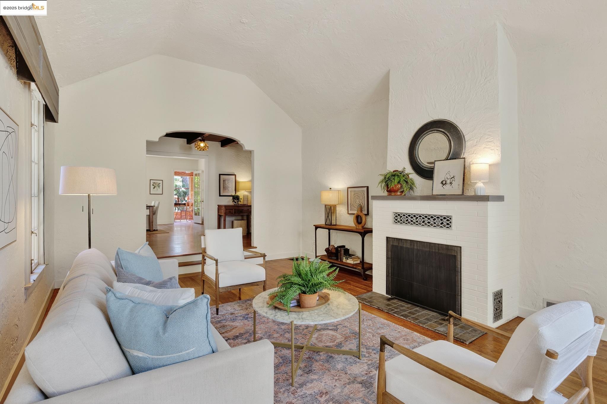 1922 San Antonio Ave