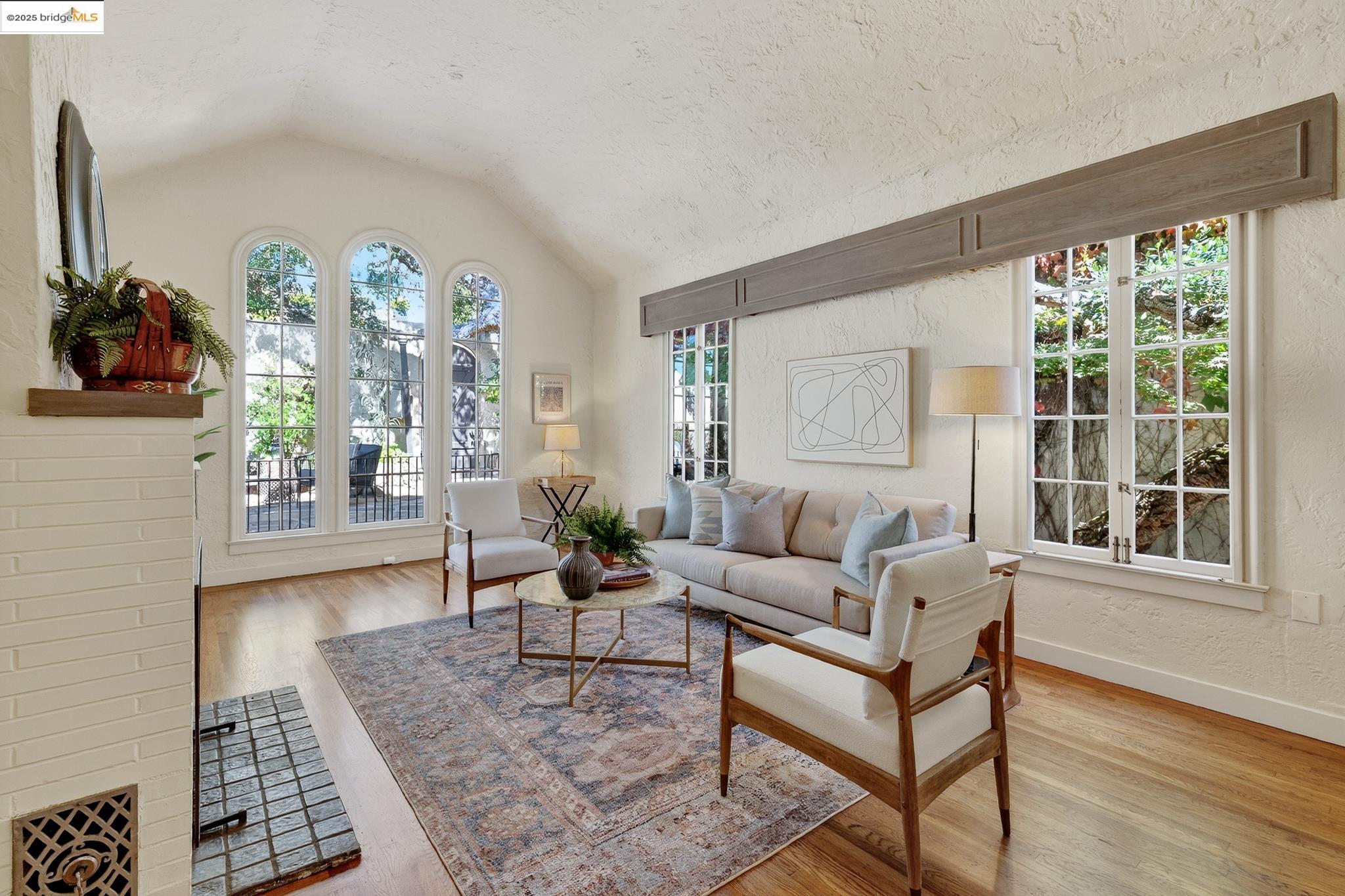 1922 San Antonio Ave